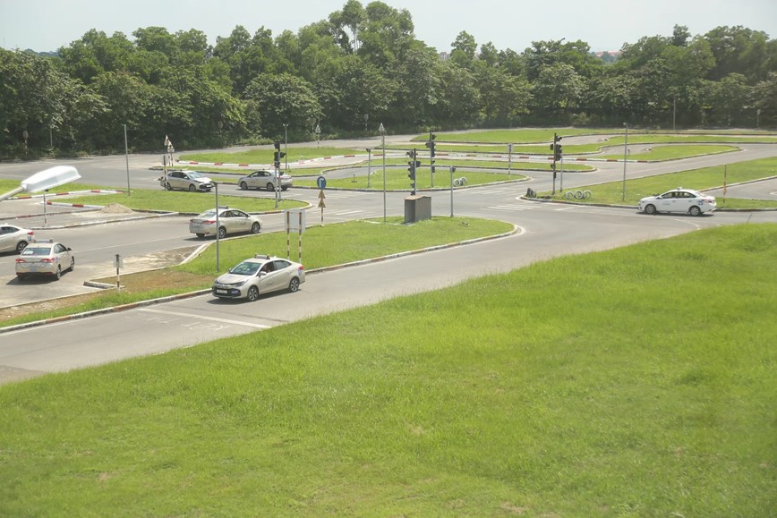 Ha Noi: moi thang to chuc hon 100 ky thi sat hach lai xe - Hinh anh 3