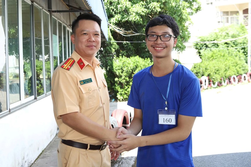 Ha Noi: moi thang to chuc hon 100 ky thi sat hach lai xe - Hinh anh 6