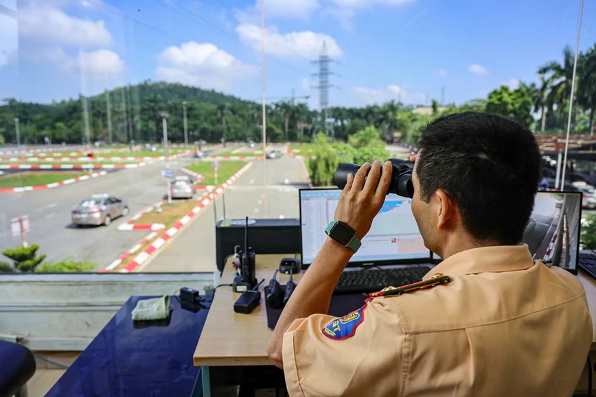 Trung tam sat hach ve tinh, giam ap luc thi bang lai xe - Hinh anh 4