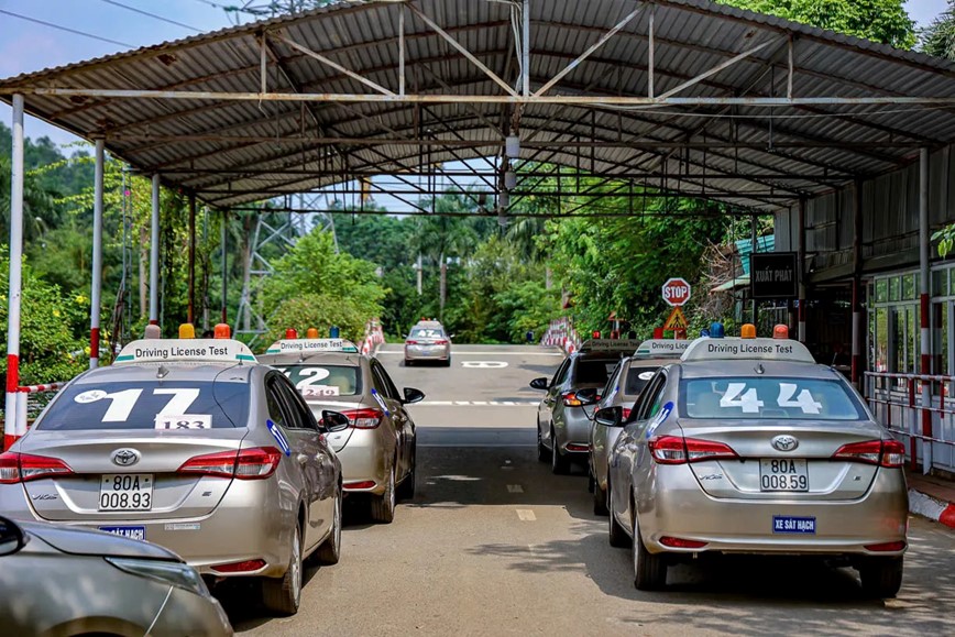 Trung tam sat hach ve tinh, giam ap luc thi bang lai xe - Hinh anh 5