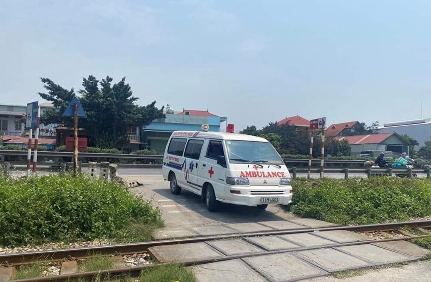 Hai Phong: Nguoi dan ong di xe SH bi tau hoa dam tu vong - Hinh anh 2