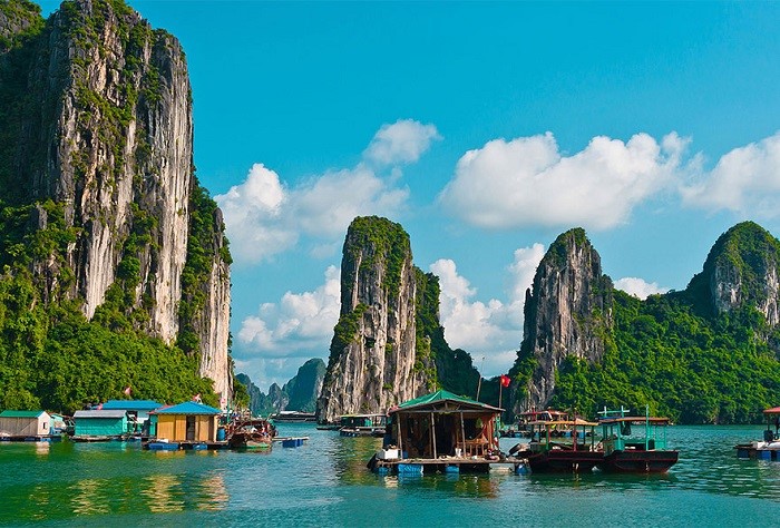 Quang Ninh: Cam phuong tien hoat dong o lang chai Cua Van  - Hinh anh 3