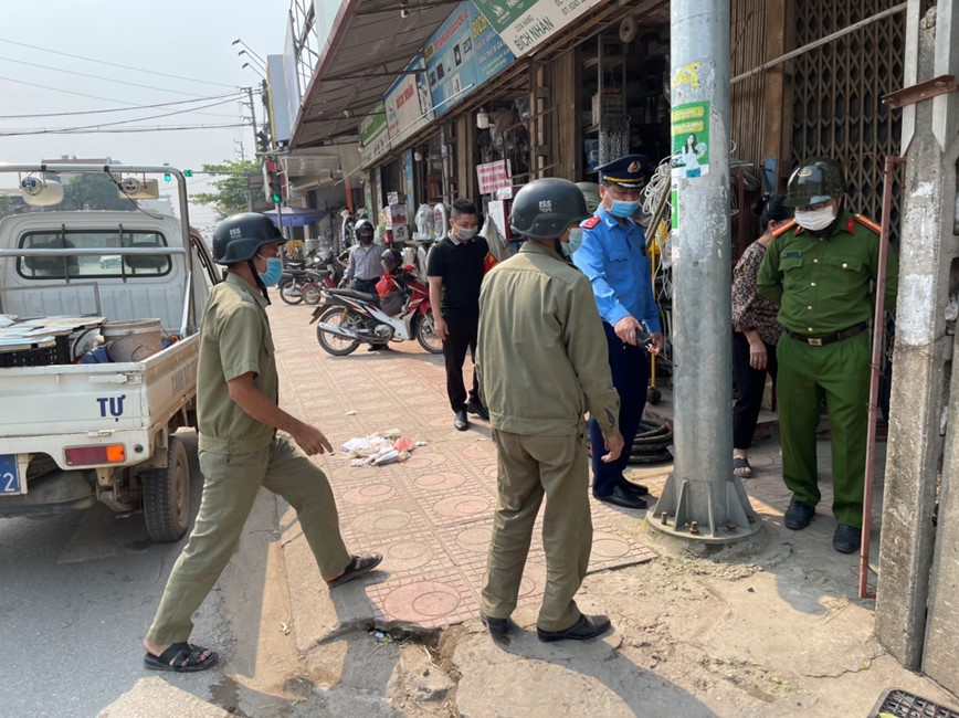 Huyen Ba Vi giai toa nhieu vi pham ve lan chiem - Hinh anh 1