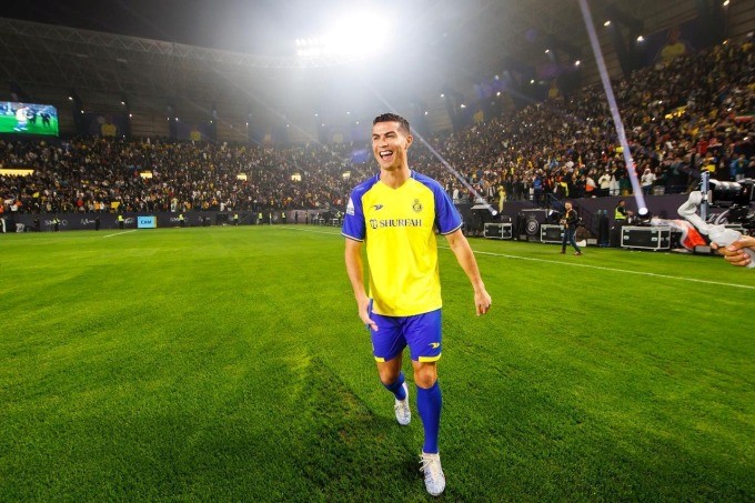 Ronaldo ra mat hoanh trang tai Al Nassr  - Hinh anh 2