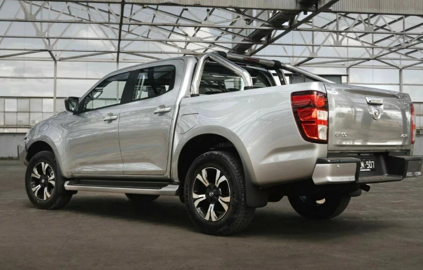 An tuong voi phien ban “off-road” cua Mazda BT-50 LE - Hinh anh 2