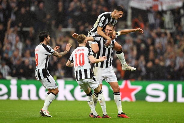 PSG thua tham truoc Newcastle tai Champions League - Hinh anh 1