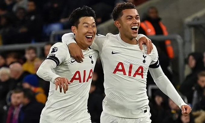 Tottenham cung co ngoi dau tai Premier League - Hinh anh 1