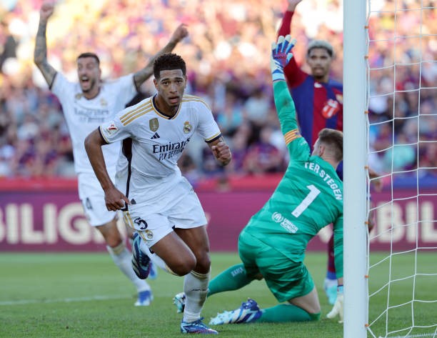 Barcelona 1-2 Real Madrid: Dang cap cua Jude Bellingham - Hinh anh 1