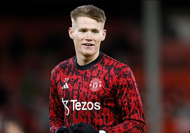 Man Utd muon giu chan Scott McTominay - Hinh anh 1