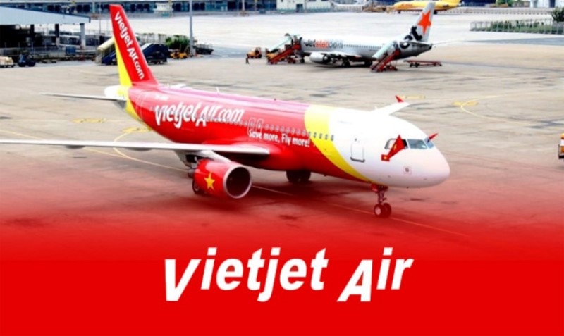 Bo GTVT chi dao khan vu may bay Vietjet ha nham duong bang - Hinh anh 1