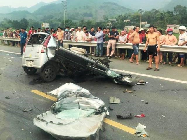 Tai nan kinh hoang tren duong Hoa Lac - Hoa Binh, 1 nguoi tu vong - Hinh anh 1