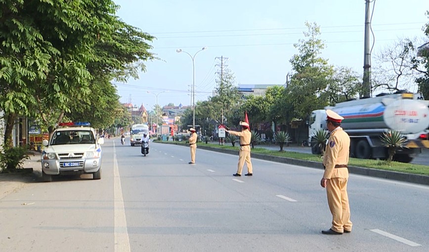 Le hoi Den Hung 2019: Phan luong giao thong, xa tram thu phi neu xay ra un tac - Hinh anh 1