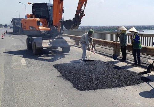 Viec sua chua cau Thang Long gap kho vi... thu tuc - Hinh anh 2