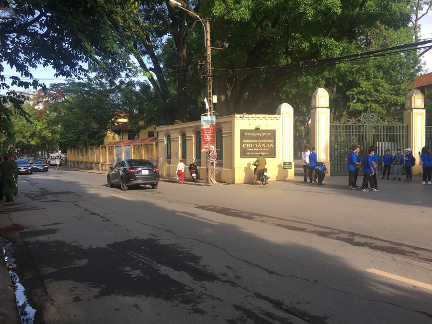 Ha Noi: Giao thong thuan loi trong ngay thi thu hai THPT quoc gia 2019 - Hinh anh 7