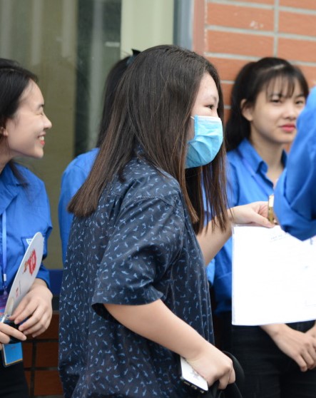 Ha Noi: Giao thong thuan loi trong ngay thi thu hai THPT quoc gia 2019 - Hinh anh 2