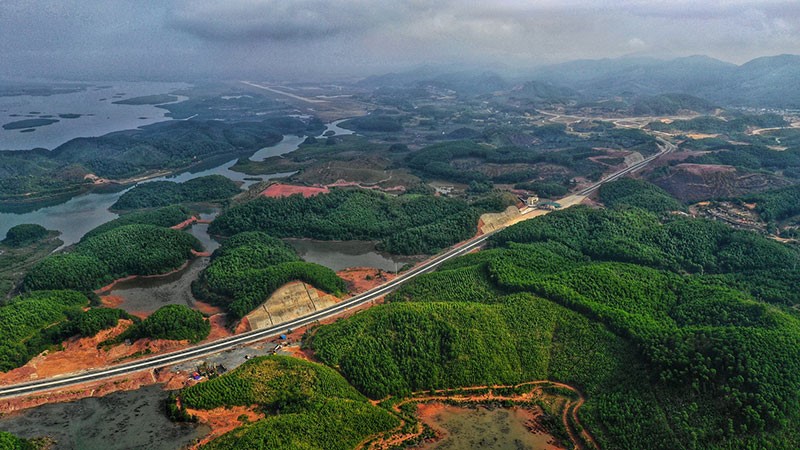 Cao toc Ha Long - Van Don khai thac toc do toi da 100km/h tu ngay 10/7 - Hinh anh 3