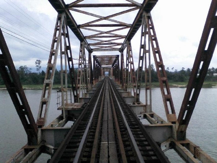 Duong sat can hang tram ti de hoan thanh du an dau tu ha tang dang do - Hinh anh 1