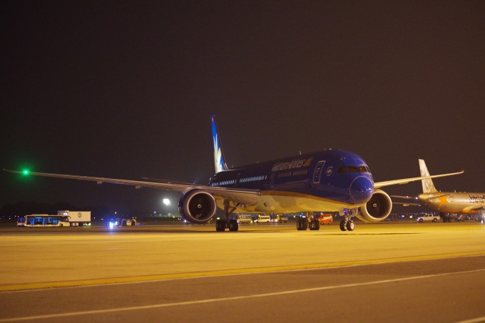 “Sieu may bay” Boeing 787-10 Dreamliner ha canh xuong Noi Bai - Hinh anh 2