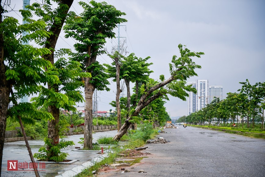 Ngon ngang rac thai, vat lieu tren tuyen duong noi hai vanh dai sau 5 nam dang do - Hinh anh 11