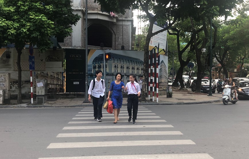 Ha Noi: Giao thong thuan loi trong ngay khai truong - Hinh anh 3