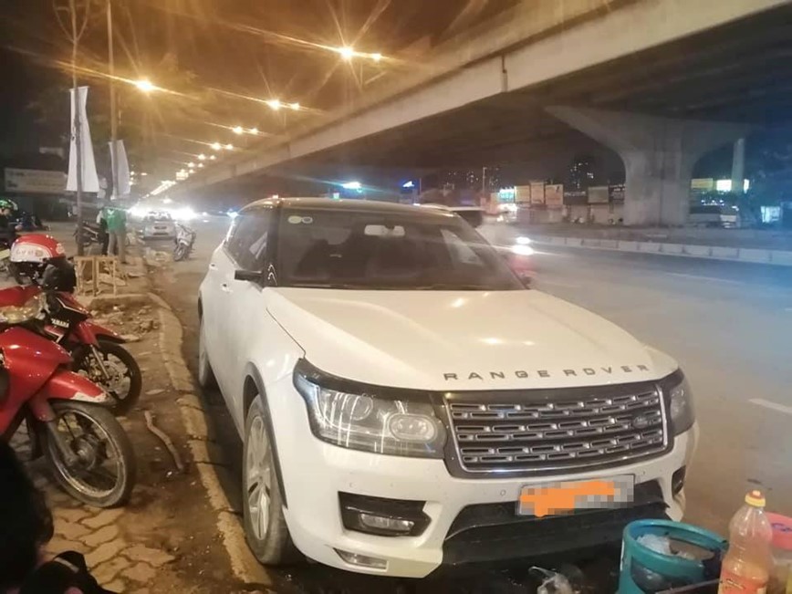 Loat xe sang tien ty Range Rover bi vat guong, trom logo o Viet Nam - Hinh anh 6