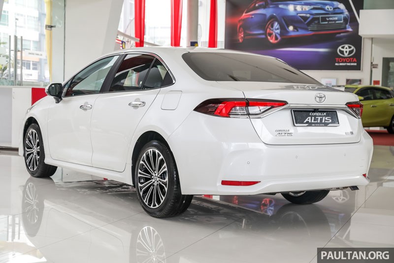 Can canh Toyota Corolla 1.8G 2019, gia gan 800 trieu dong - Hinh anh 2