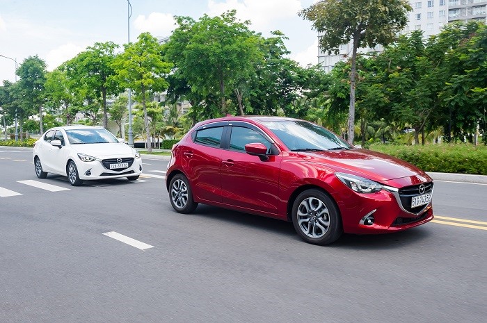 Mazda2 xe tam gia 500 trieu cho gia dinh choi Tet - Hinh anh 1