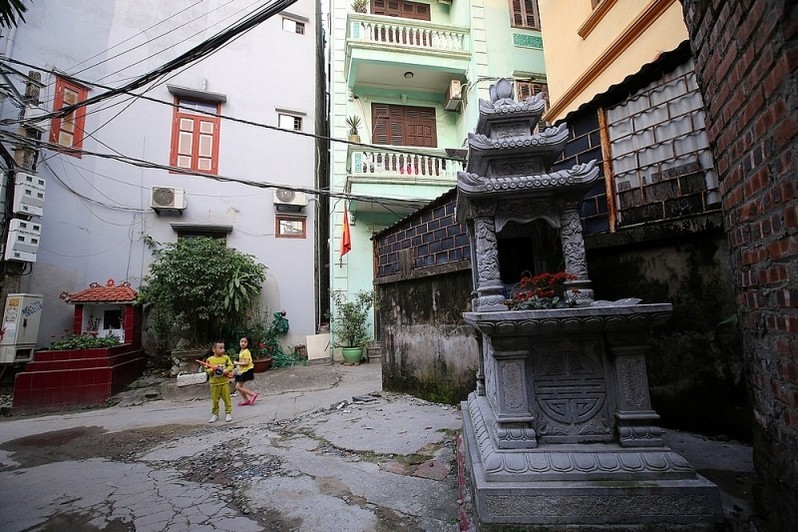 [Anh] Pho nghia dia “doc nhat vo nhi” tai Ha Noi - Hinh anh 10