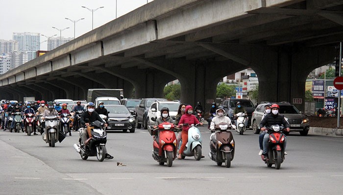 Ha Noi: Nguoi dan “khan goi” ve que truoc thoi diem cach ly toan xa hoi - Hinh anh 1