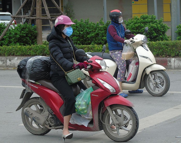 Ha Noi: Nguoi dan “khan goi” ve que truoc thoi diem cach ly toan xa hoi - Hinh anh 3