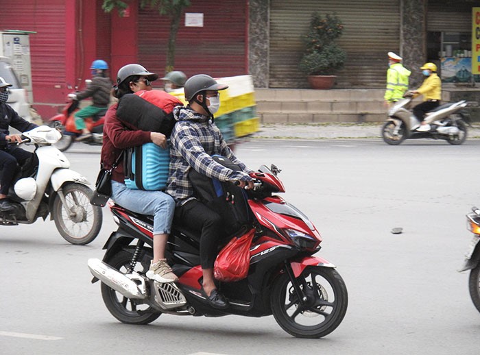 Ha Noi: Nguoi dan “khan goi” ve que truoc thoi diem cach ly toan xa hoi - Hinh anh 8