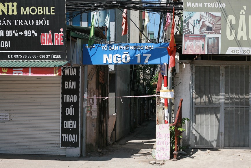 Hang tram ho dan khon kho song o duong “cu mua la ngap” - Hinh anh 1