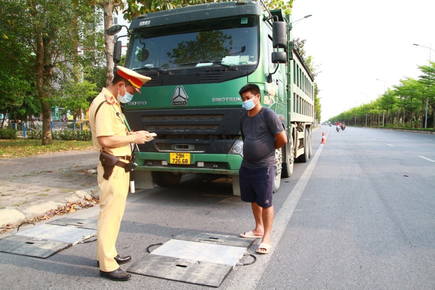 CSGT tang cuong thiet bi nghiep vu, xe vi pham kho thoat - Hinh anh 3