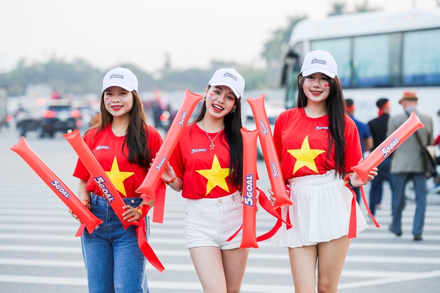 Co dong vien Viet Nam voi sac do “ham nong” san van dong My Dinh - Hinh anh 3